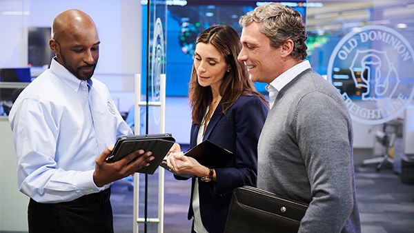 Customer with 2 solutions specialists