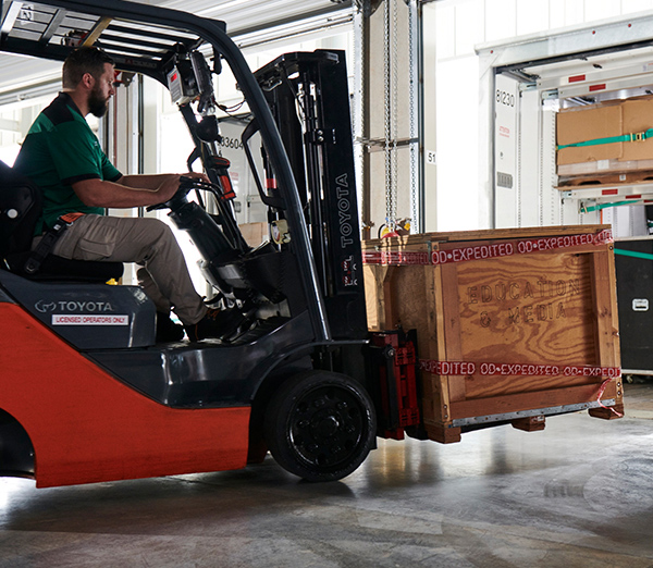 OD Expedited Employee loading Tradeshow trailer