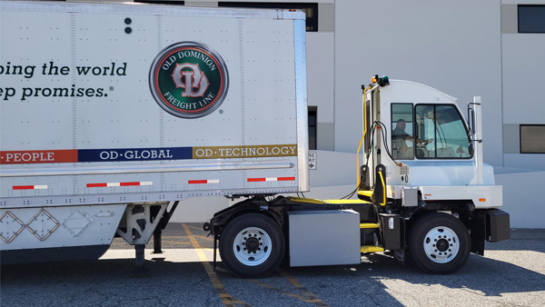 Autocar Electric Terminal Tractor